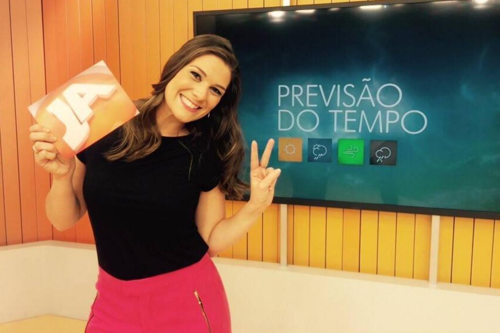 conheça a nova garota da previsão do tempo da rbs tv entretenimento